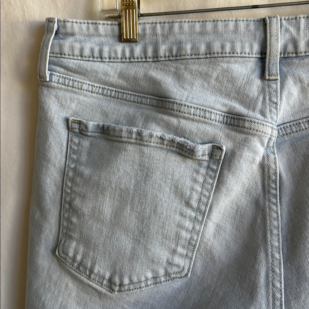 Old Navy light wash denim OG Straight cutoff raw hem jean shorts, size 14 - Picture 6 of 9